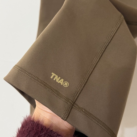 TNA Aritzia green jumpsuit romper size S - Picture 3 of 9